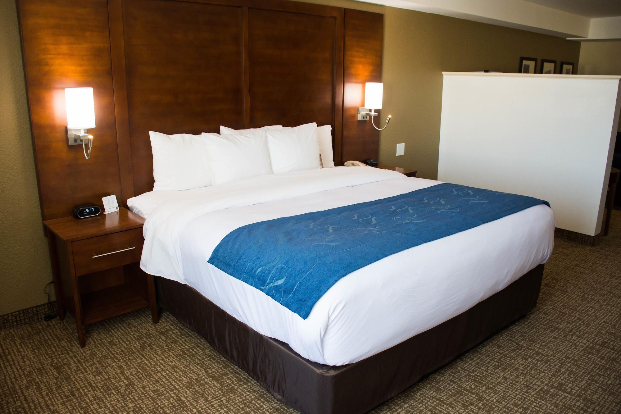 Comfort Suites El Paso Airport Bagian luar foto